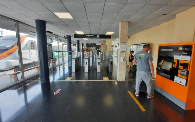 Bright near the beach & Barcelona - Apartment