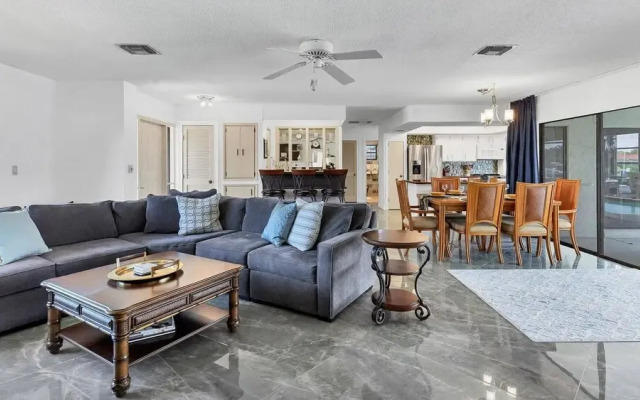 2310 el Cerito Court