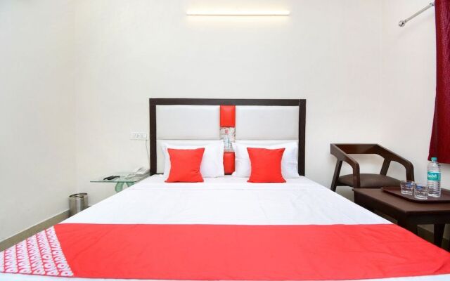 Oyo 22993 Hotel Ozas Grand