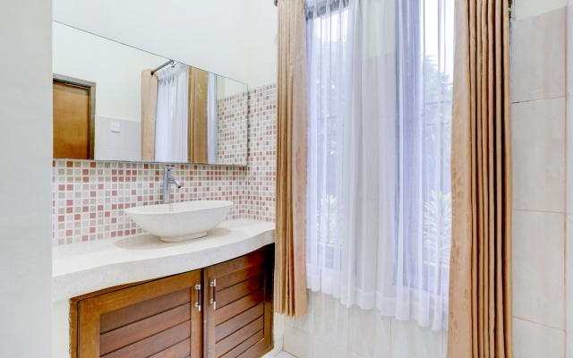 OYO 3910 Teges Inn