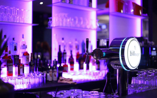 Zi Hotel & Lounge