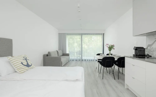 Air-conditioned Studio for 4 by Renters