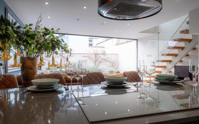 Luxury 2-bed House in Cheltenham