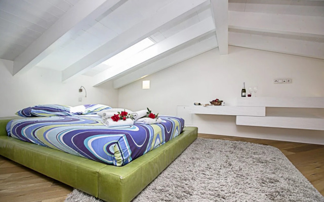 Riva Suite Lake View