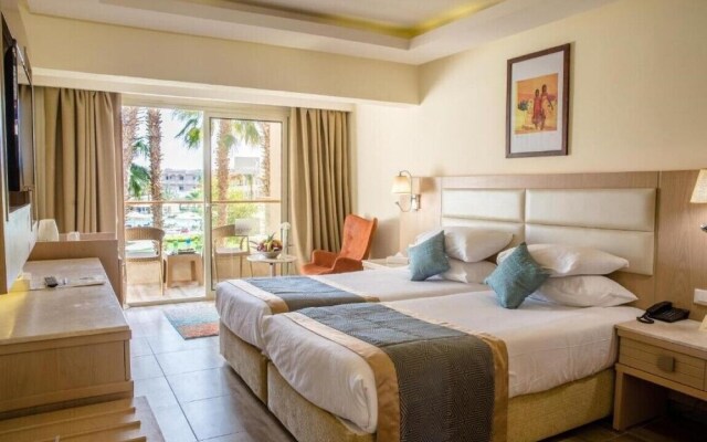 Beach albatros resort Azrak VIP Package