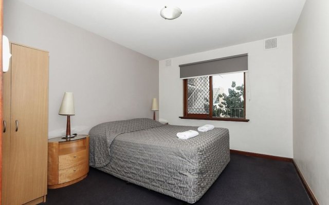 Burswood Lodge Motel Apartments