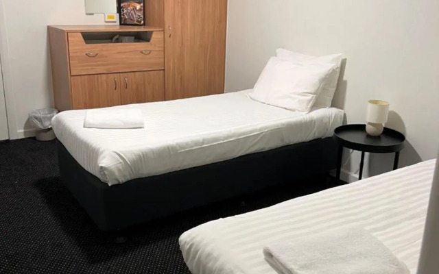 Star Bar Cafe and Hotel