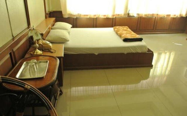 Chaopraya Garden Hotel