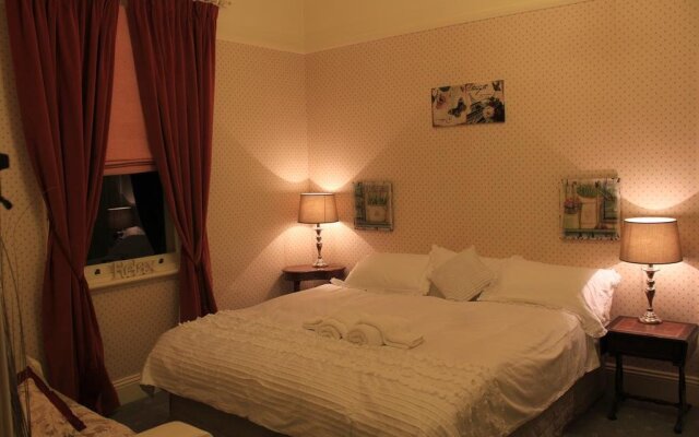 Strathburn Cottage Luxury Bed  Breakfast