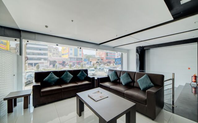 OYO 40124 Hotel VJR Residency