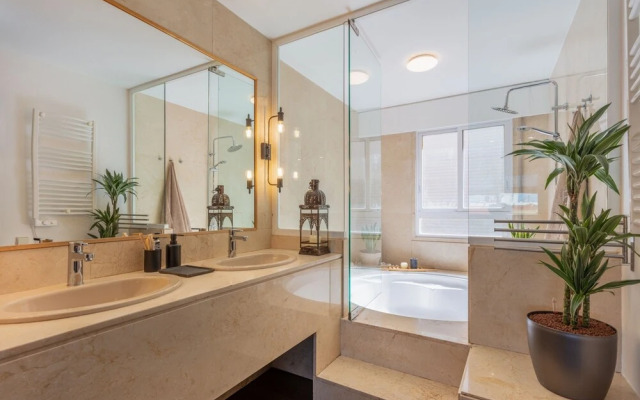 Wukro - 2 Bedrooms and Terrace in Chamber