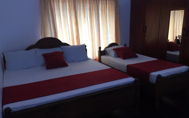 Yaarl Holiday Inn