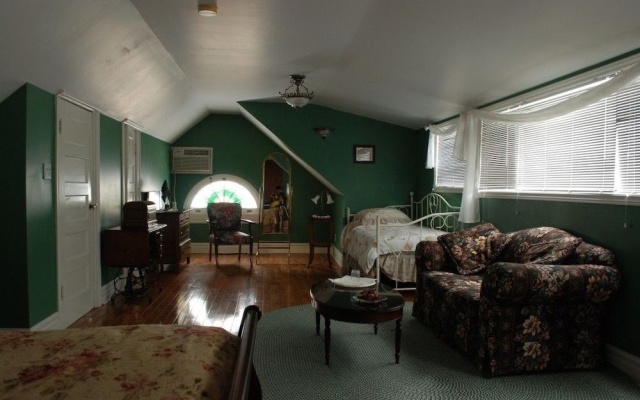 Chestnut Inn Bed and Breakfast