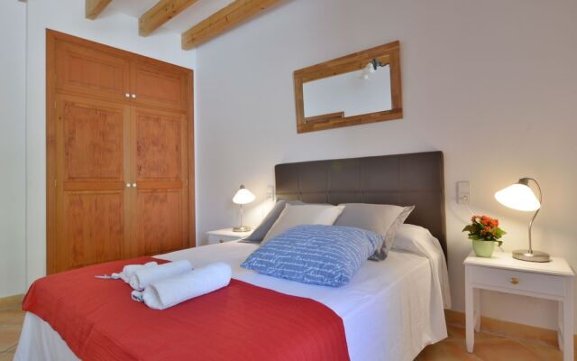 Mallorca Town House with Pool Beaches 20 Mints