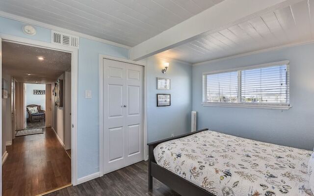 Beachfront Charm - 3 Br Home