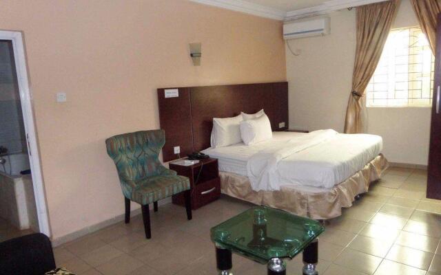 Summit Villas Suites & Apartment