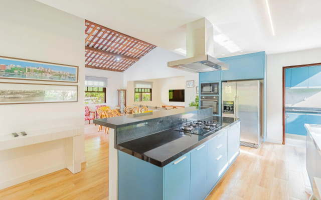 GB77 Ótima Casa 5 Quartos com Piscina e Churrasqueira - Guarajuba