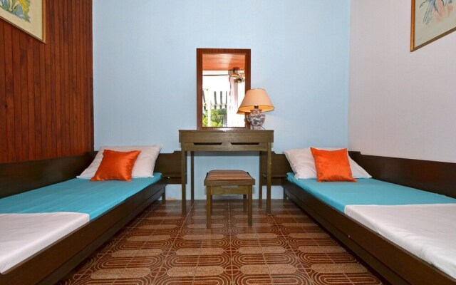 D - Large apt With big Terrace, Next to the Beach