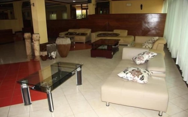 Bunyonyi Safaris Resort