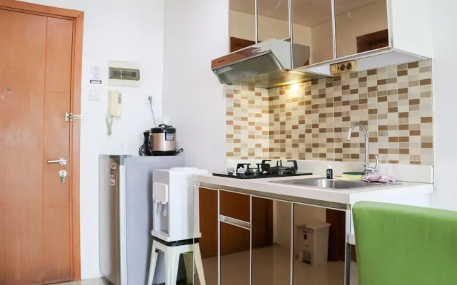 Great Location And Comfy 1Br Apartment Woodland Park Residence