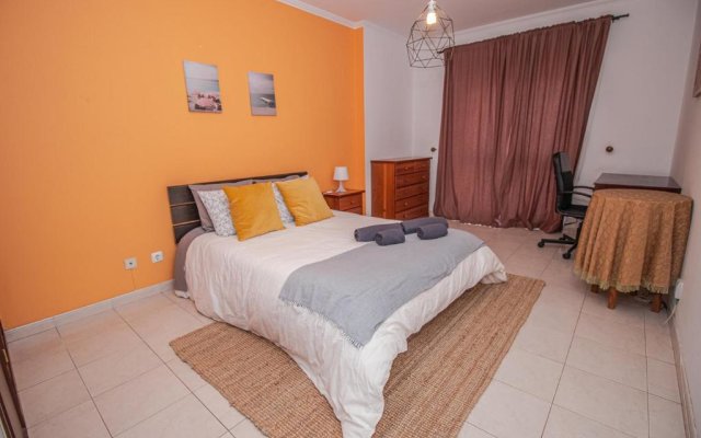 Charming Private Rooms in an Apartment A2 Penha - Faro