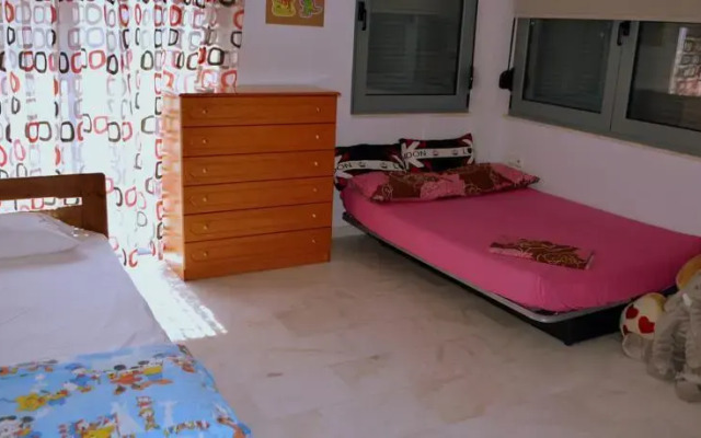 Finikia House