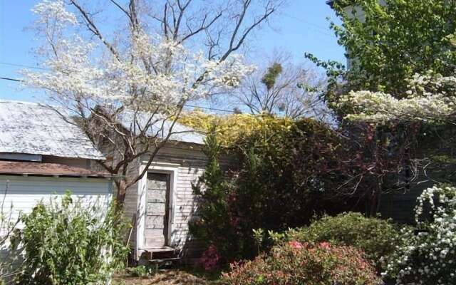 Roussell's Garden Bed & Breakfast