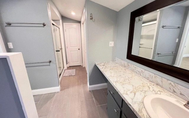 Comfortable Room Rentals Outlets & Kingsky Academy