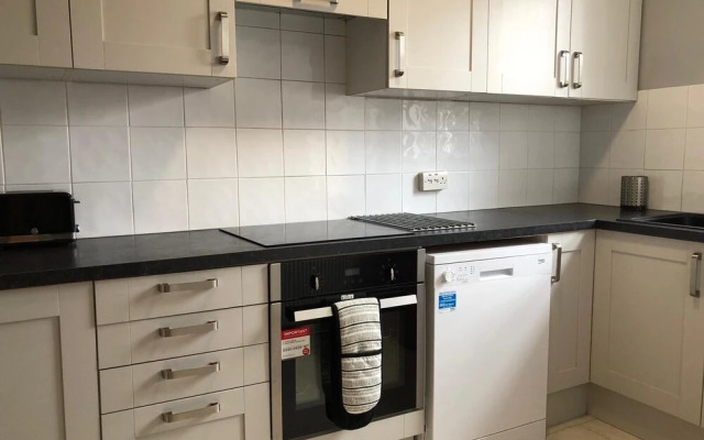 Entire Flat Very Comfortable 1 Bedroom London