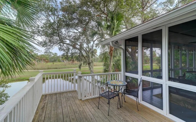 22 Twin Oaks