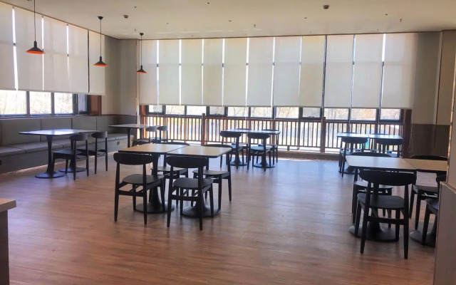 Hanting Hotel Shihezi Railway Station