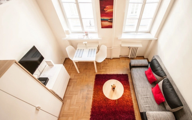 Elegant Apartment Royal Castle