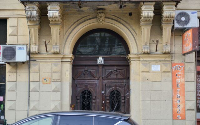 Historic Budapest Apartments