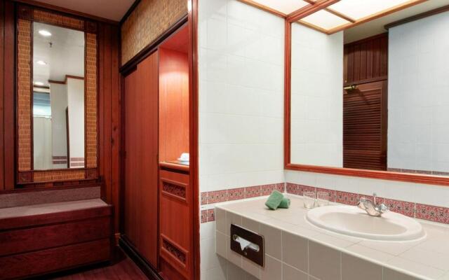 Hotel Longhouse