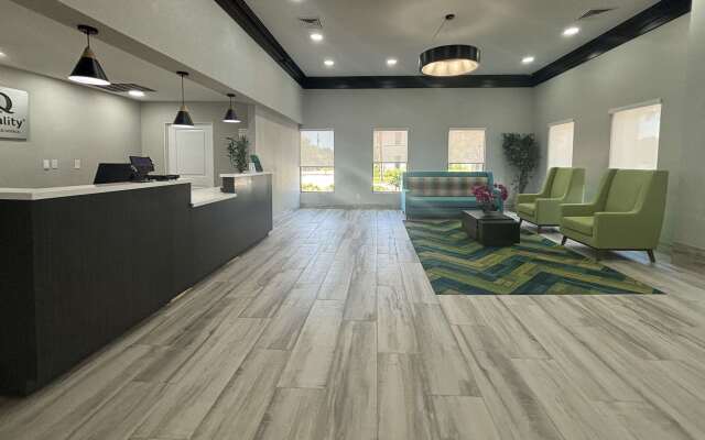 Quality Inn & Suites at Airport Blvd I-65
