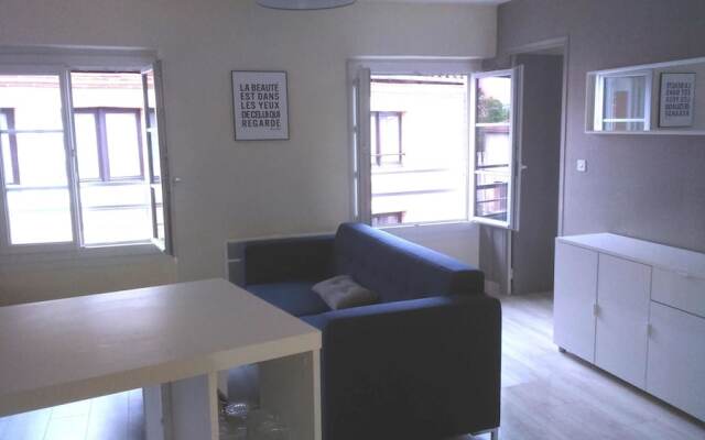 Apartment With one Bedroom in Albi, With Wifi