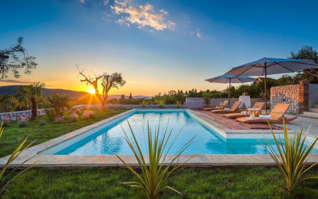 Awesome home in Sibenik w/ Outdoor swimming pool and 4 Bedrooms