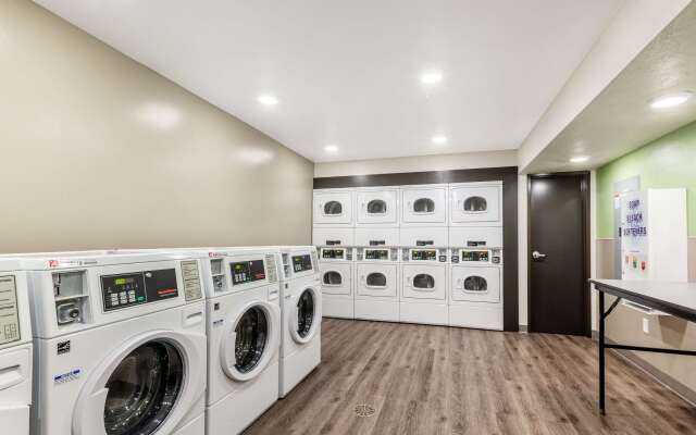 WoodSpring Suites Indianapolis Airport South