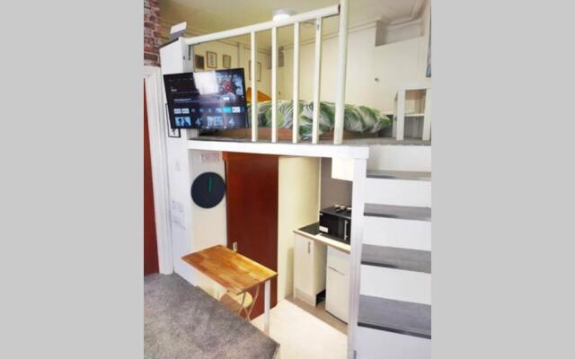 Cute & Cosy Loft-Style Studio close to Beach