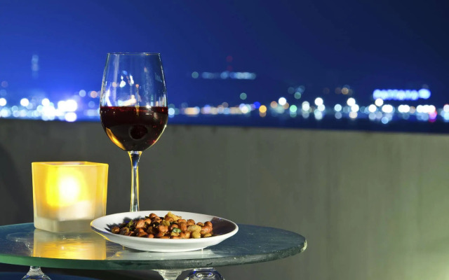 The Sea Apartments Tel Aviv by different locations