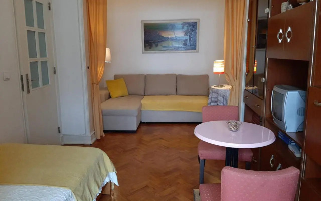 Mary Apartments