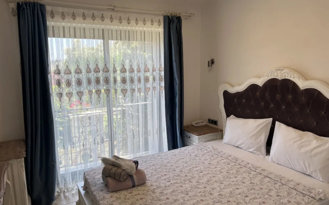 Amour Alacati Butik Otel