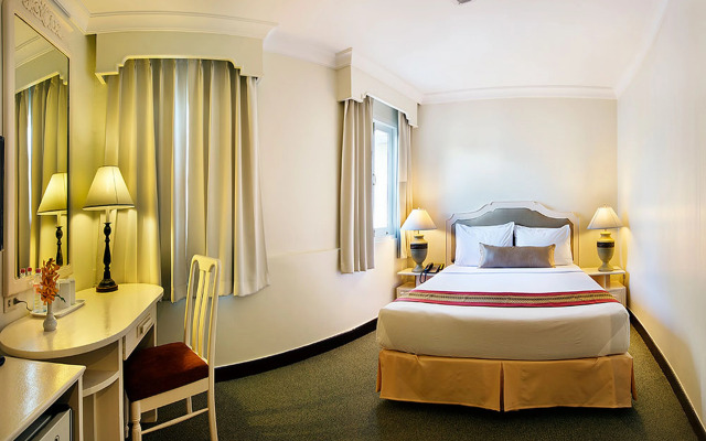 Royal Rattanakosin Hotel