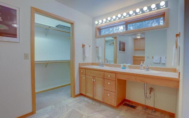 1 Colonial-Golf Course-5BR/6BA