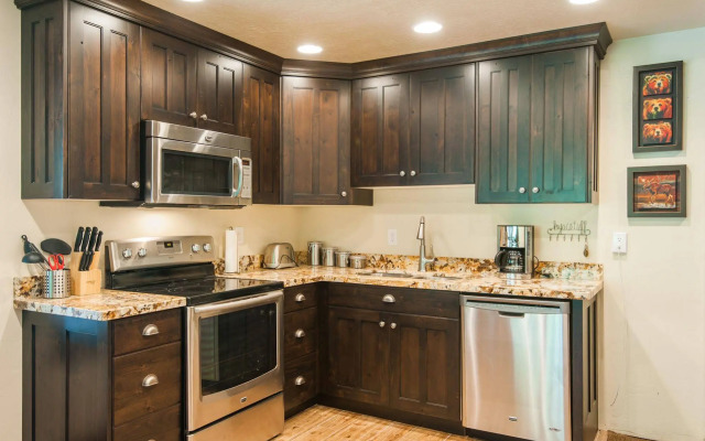 Hideaway Above The Stream