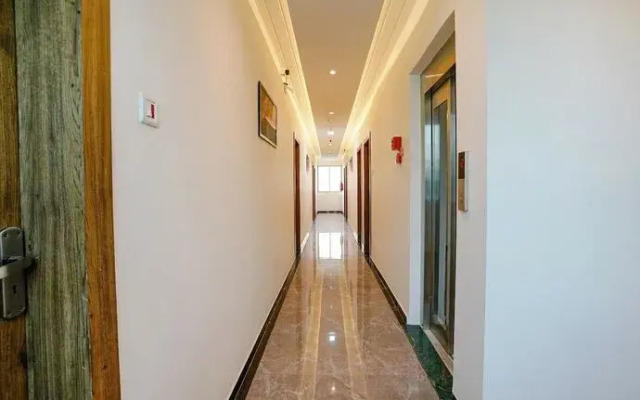 Fabhotel Grand Residency