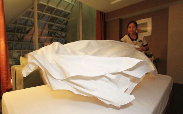 Miracle Transit Hotel