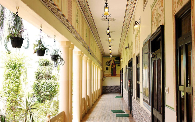 OYO 1995 Hotel Nirwana