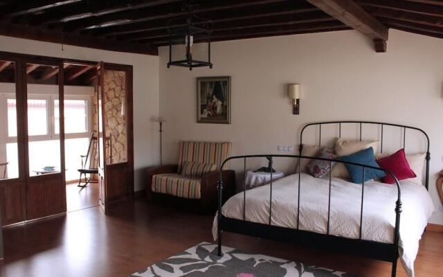 Burgos 102022 5 Bedroom Holiday home By Mo Rentals