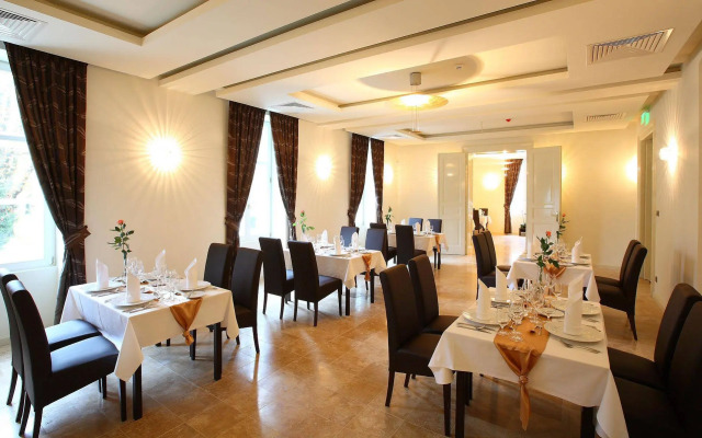 Ipoly Residence - Executive Hotel Suites